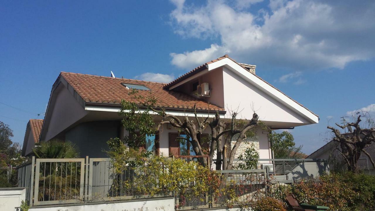 B&B Villa Noemi Formia Buitenkant foto